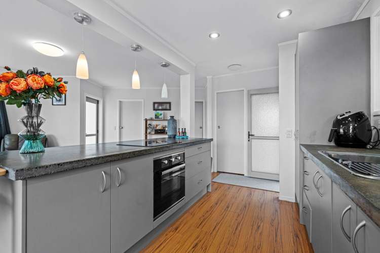 25 Roberts Road Te Atatu South_11