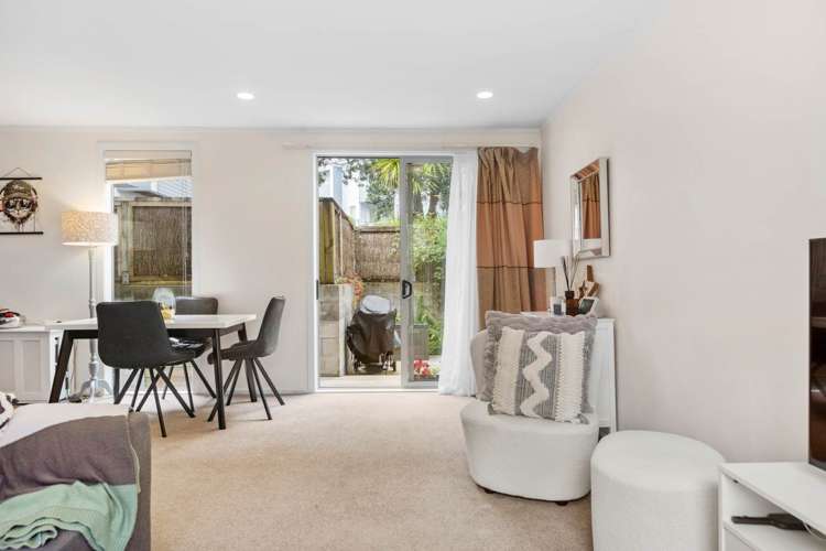 7/3 Wagener Place Mount Albert_13