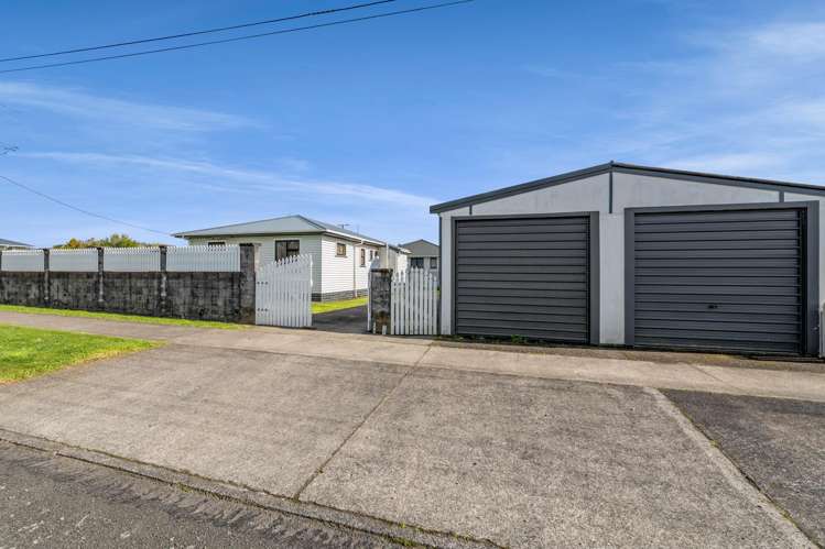 102 Brecon Road Stratford_25