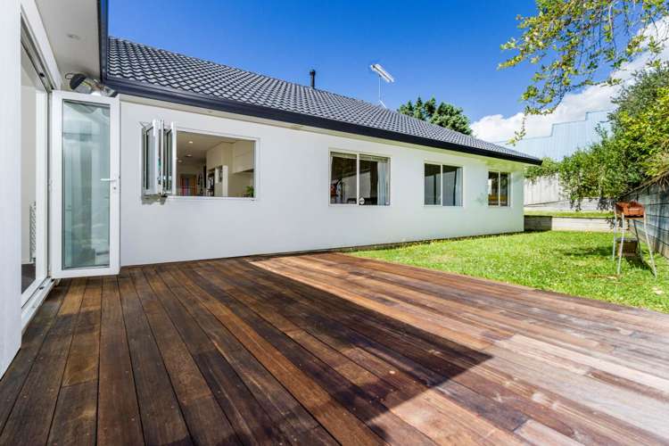 35 Caversham Drive Torbay_18