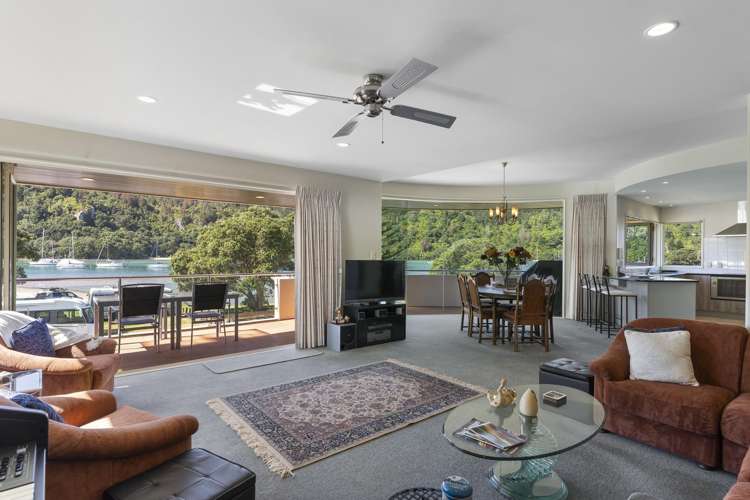 301 Beach Road Whangamata_14