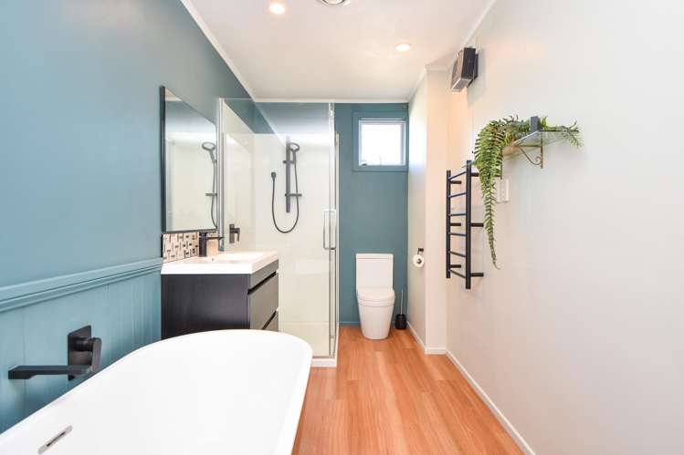 374 High Street South Carterton_12