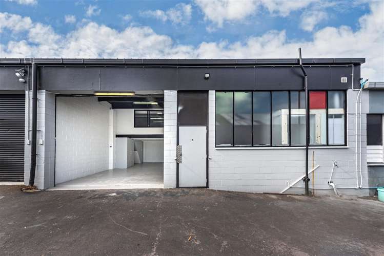 2/17 Cartwright Road Kelston_3