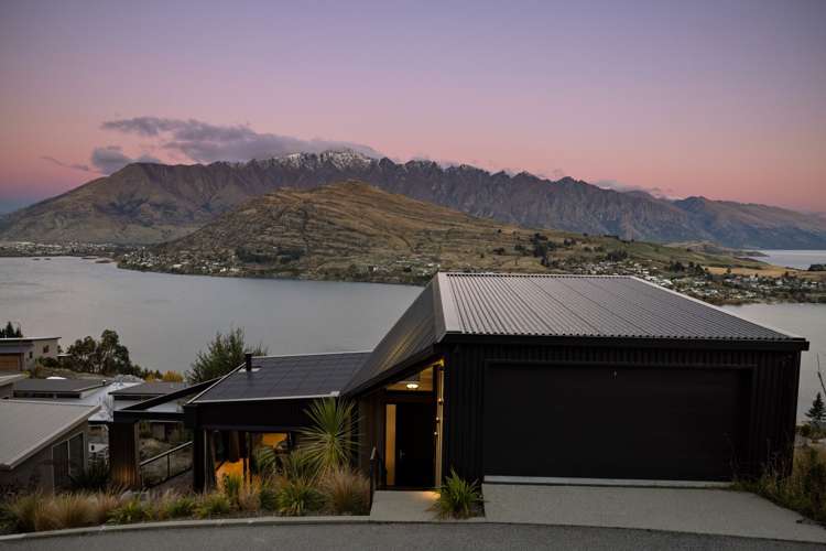 5 Lancewood Lane Queenstown Hill_16