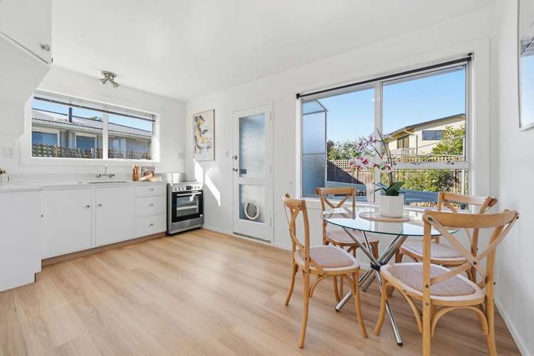 2/6 Valerie Place_5