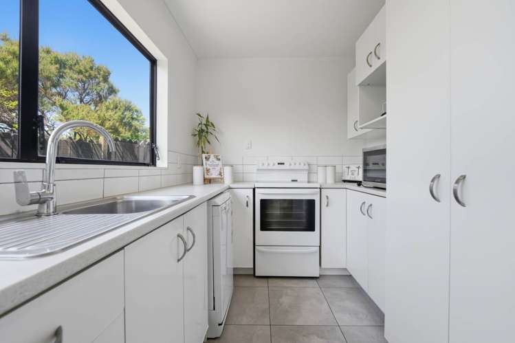 2/195 Abbotts Way Remuera_13