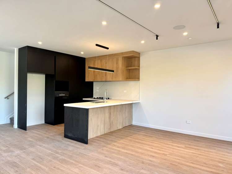 80F Tukutata Crescent_3