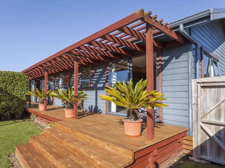 10 Hawk Hill Crescent Cooks Beach_10