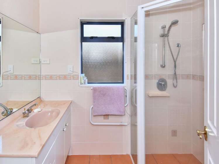 53 Bellville Drive Clendon Park_11