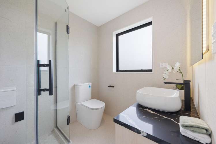 2F Hughs Way Flat Bush_21