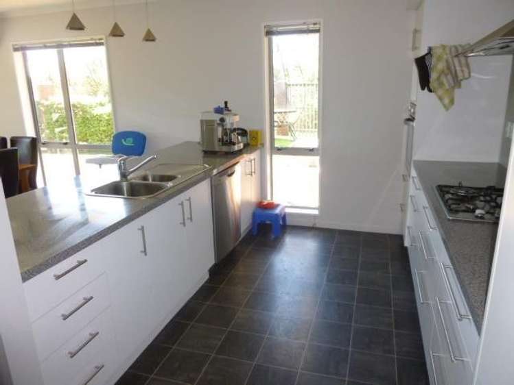 4 Glen Arrife Place Wigram_2