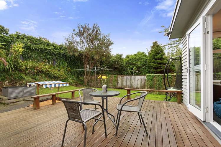 8 Lees Grove Wainuiomata_1