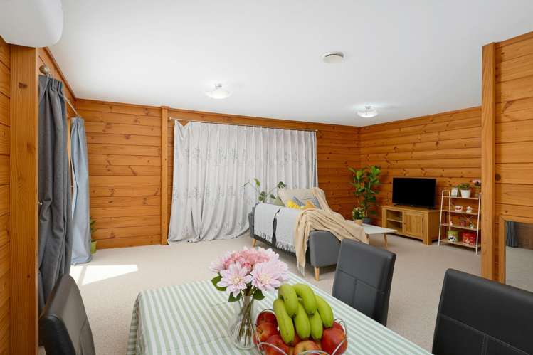 5/7 Duncan Avenue Te Atatu South_21