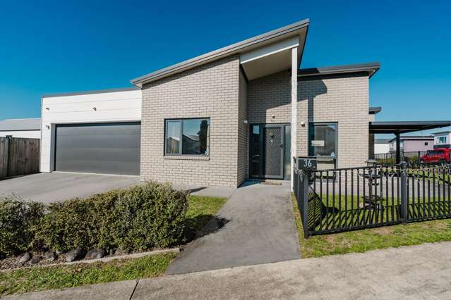 Exceptional Living In A Top School Zone