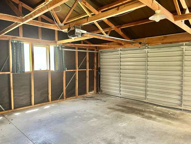 1/16 Duncan Avenue Te Atatu South_14