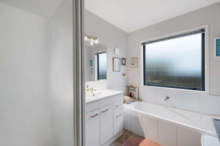 32 Shelley Street Otumoetai_9