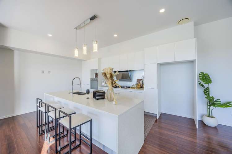 2 Myra G Place Stanmore Bay_3