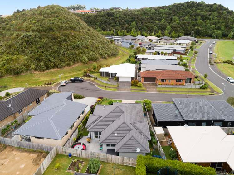 3 Fender Close Pyes Pa_18