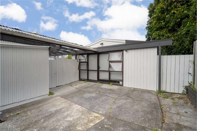 2/8 Wilbur Place Pakuranga Heights_3