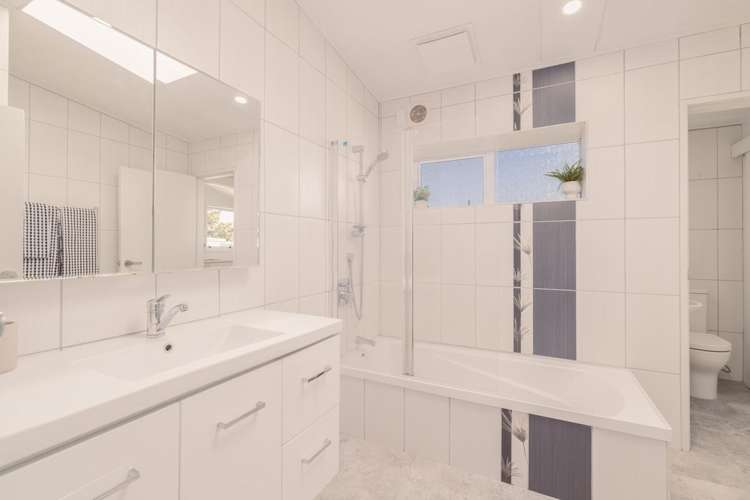 20 Derrett Place Saint Martins_17