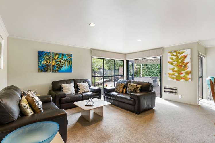 8 Kallaroo Place Botany Downs_19