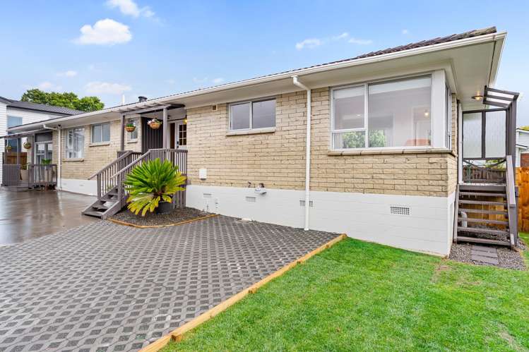 54 Meadway Sunnyhills_18