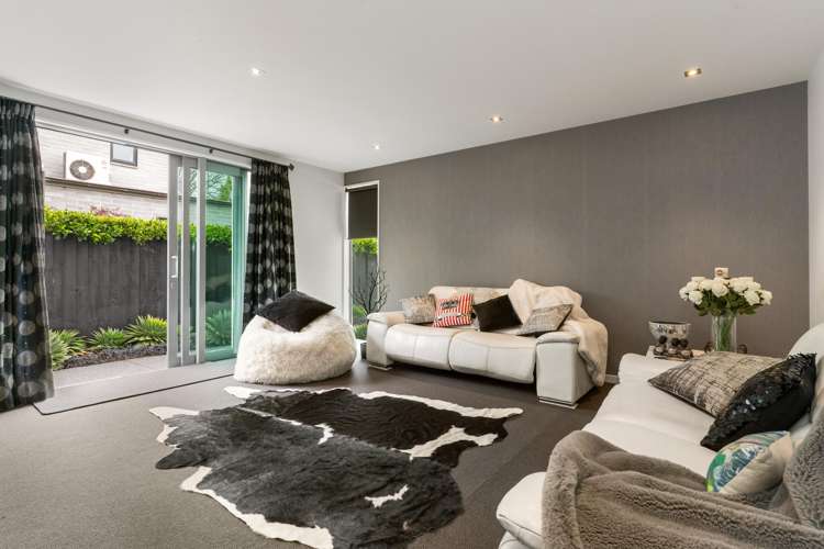 19 Devonport Lane Merivale_7