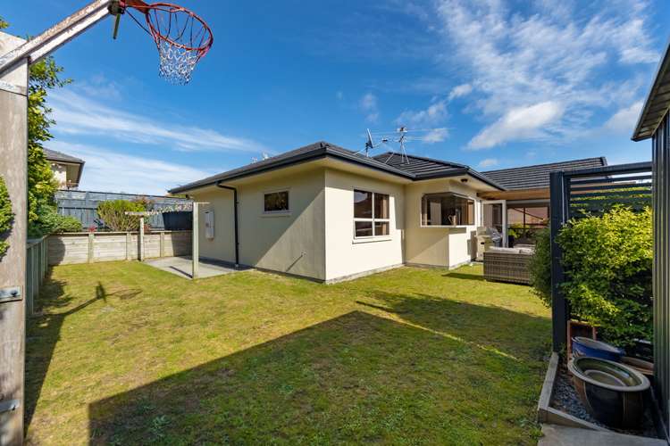 4 Silver Pine Avenue Woodridge_10
