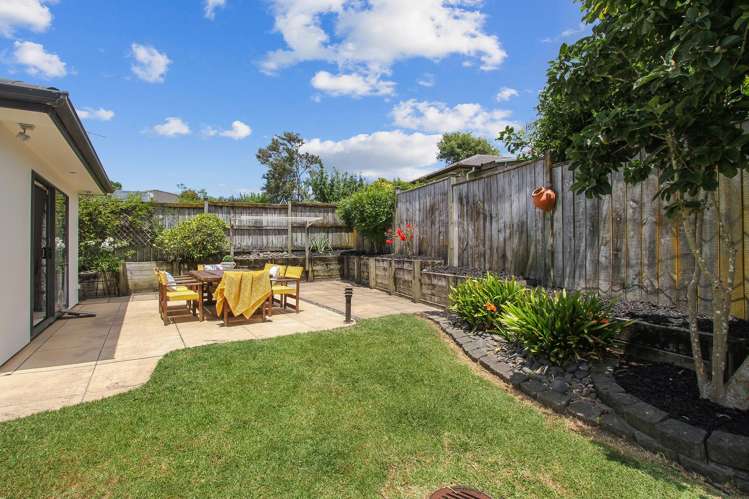 28 Reybert Place Massey_22