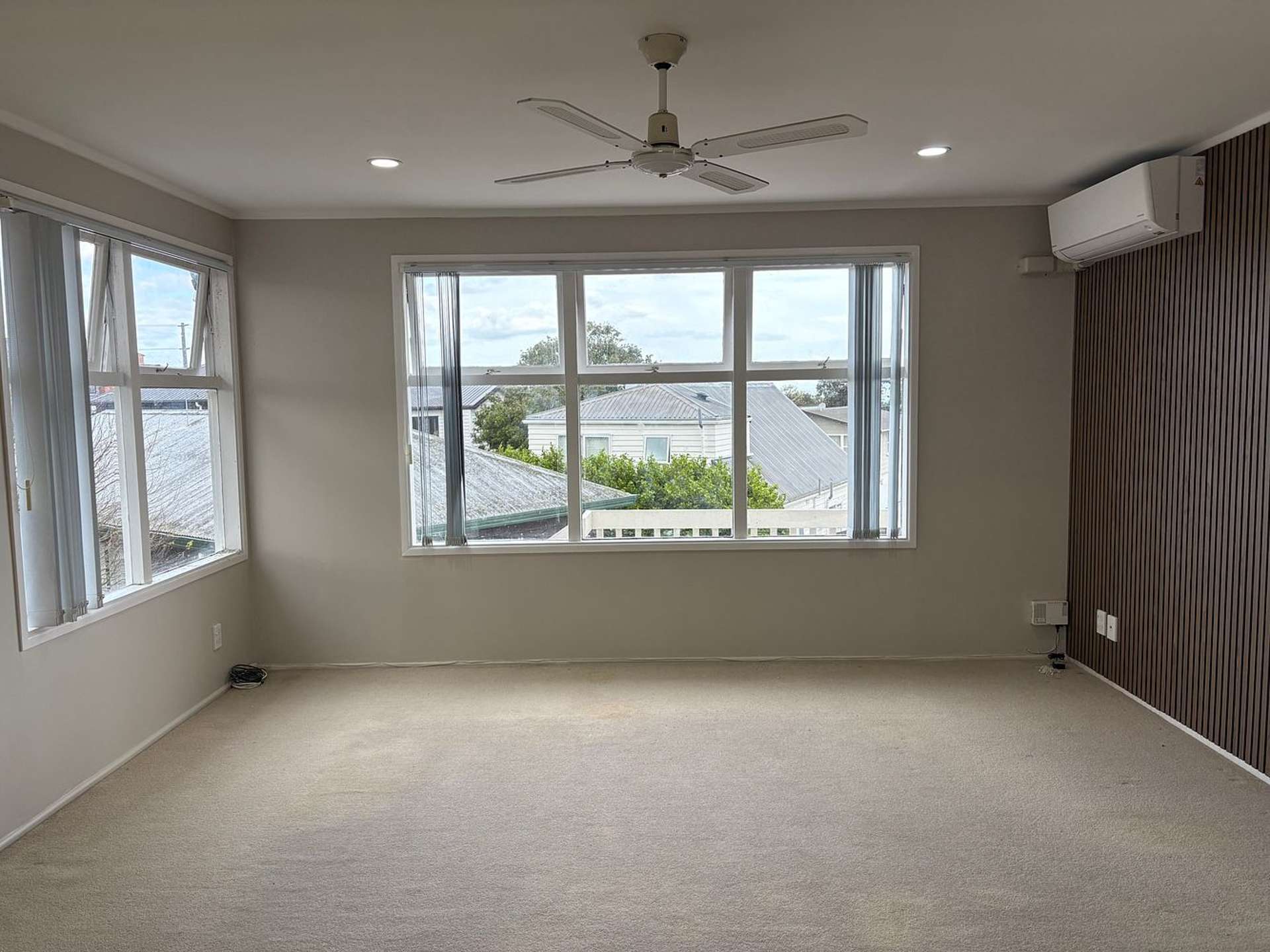 212 Sunnynook Road Totara Vale_0