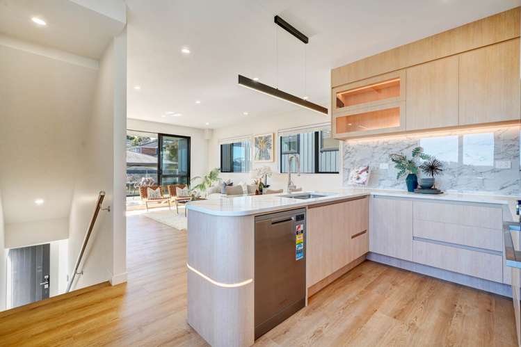 2/4 Powrie Street Glenfield_8