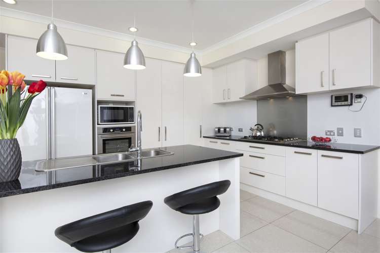 24 Kestev Drive Flat Bush_7