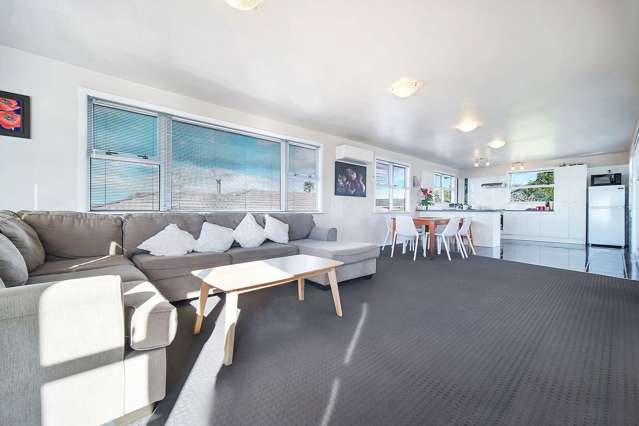 15 Larne Avenue Pakuranga Heights_1