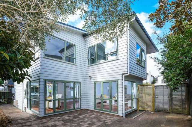 2/11 Woodbine Avenue Greenlane_1