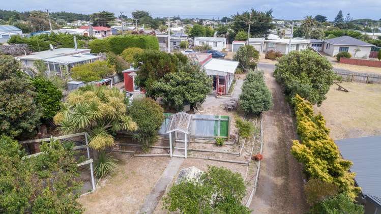 11 Ruanui Street Himatangi Beach_17