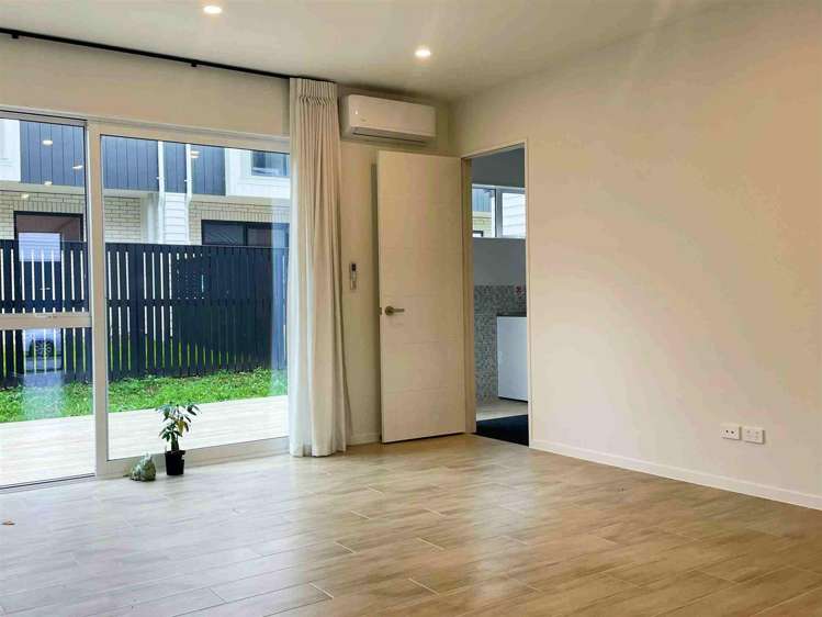 4 Longview Oak Lane Papakura_8
