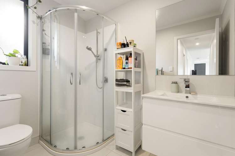 2/1 Paul Crescent Fairfield_7