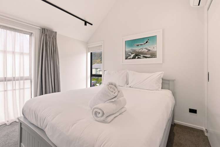 33 Casterway Crescent Jack's Point_11