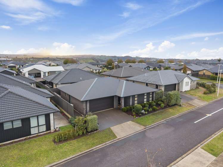 4 Muddle Lane Pyes Pa_17