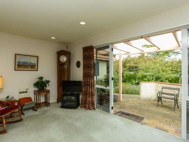 Charming 2BR Townhouse in Havelock North