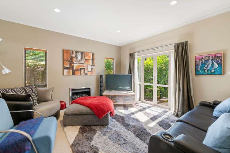 37 Admirals Court Drive Greenhithe_3