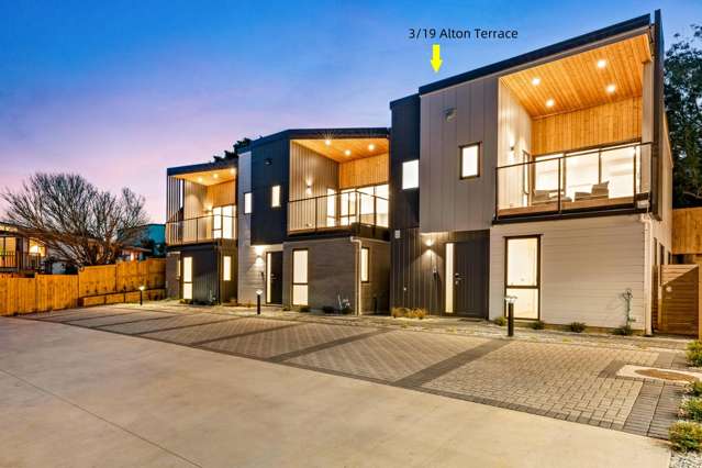 Last open homes before Auction! Elevated with great views!