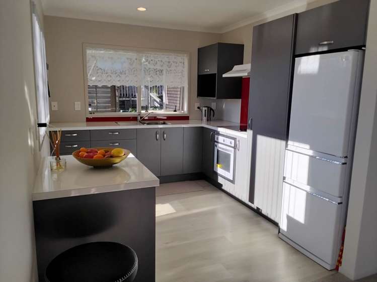 25/8 Village Place Tuakau_6