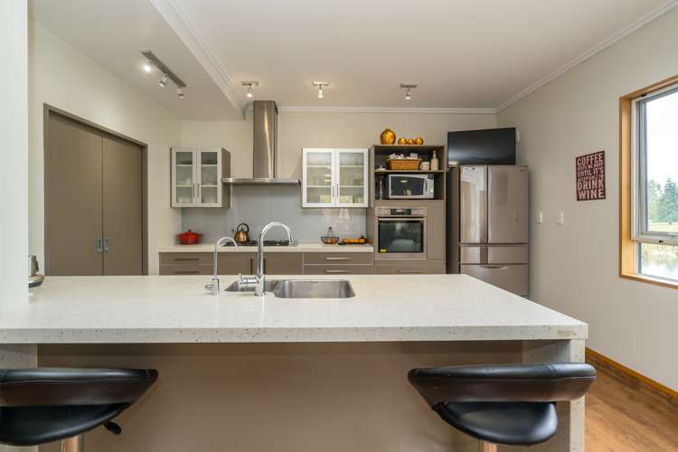 75 Lockharts Road Waitahuna_7