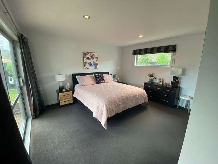 6 Chestnut Close Kelvin Grove_9
