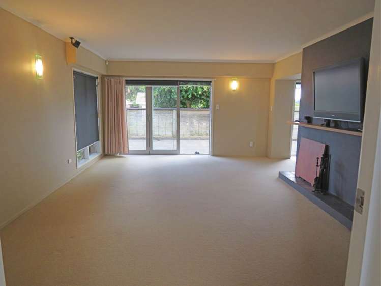 26 Dennis Avenue Hillpark_12