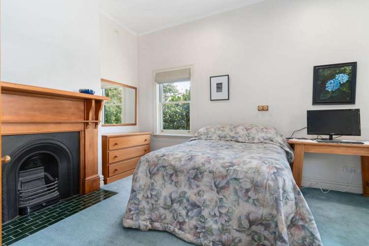 218 High Street South Carterton_15