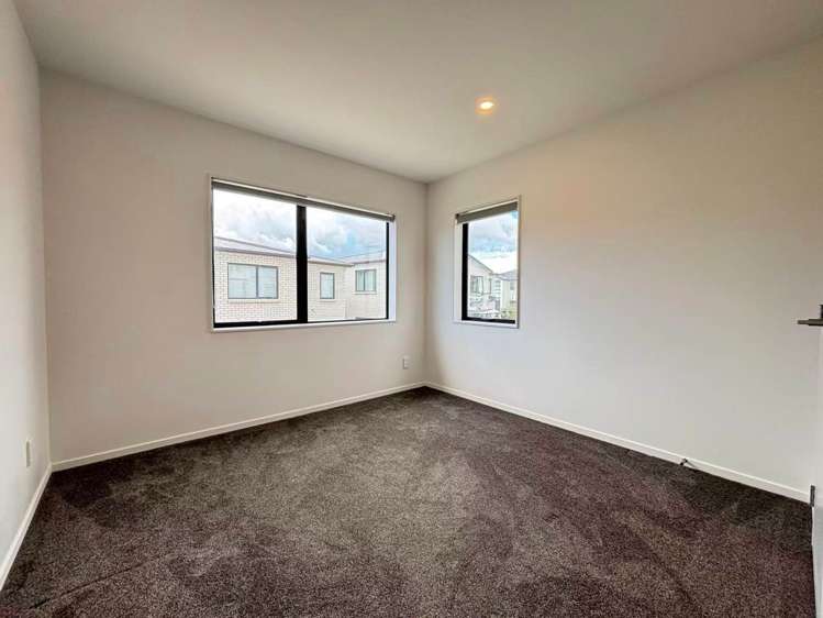 8 Seelie Court Flat Bush_6