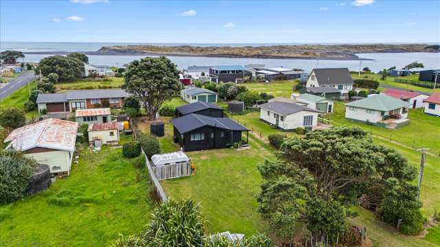 24 Rauparaha Street Marokopa_1