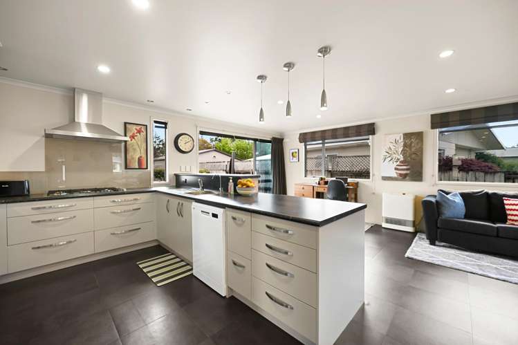 3 Brookbank Place Glenview_2